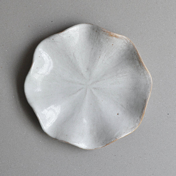 Nom Living - Stoneware Water Lily Plate Large, Snow White Single