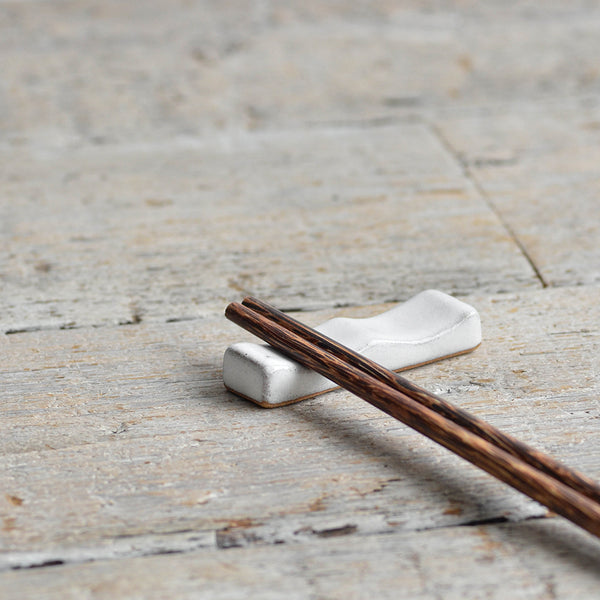 Stoneware Cutlery Rest Snow White - Nom Living