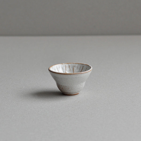 Nom Living - Stoneware Curve Condiment Bowl, Mini Facet