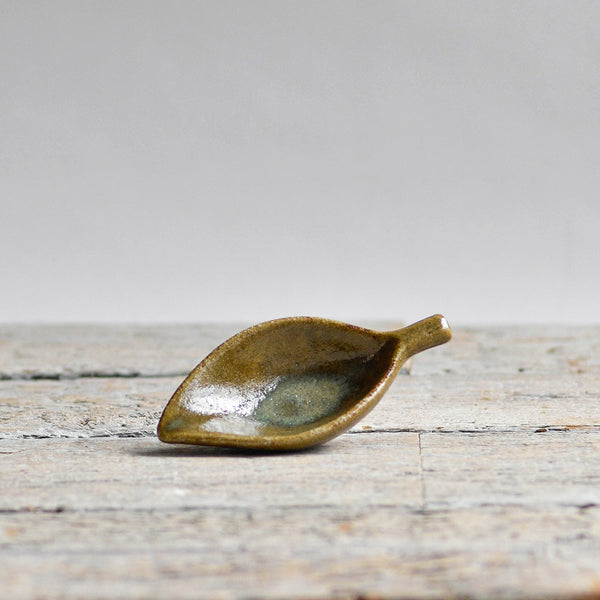 Ceramic Mini Leaf Dish, Condiments, Dips, Green - Nom Living