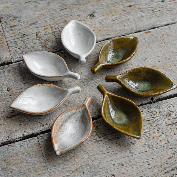 Dish Mini Leaf Wht Mel Miniature Ceramic Leaf Dish, Snow White - Nom Living – Trade and Care (NOM)