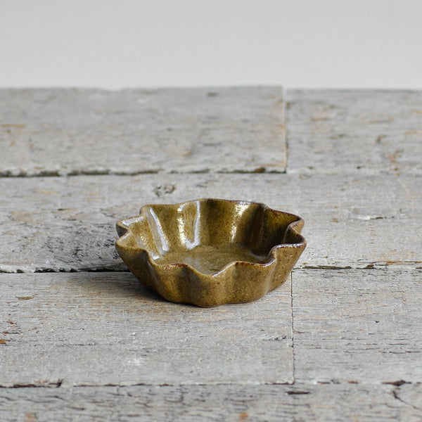 Ceramic ruffled Scalloped Dish, Ramekin, Green, Angle - Nom Living